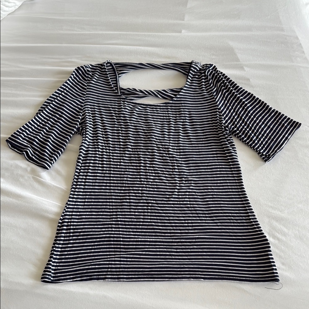 Market & Spruce Blue Cut Out 3/4 Sleeve Blouse